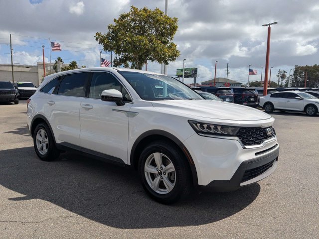 Certified 2021 Kia Sorento LX FWD image 9