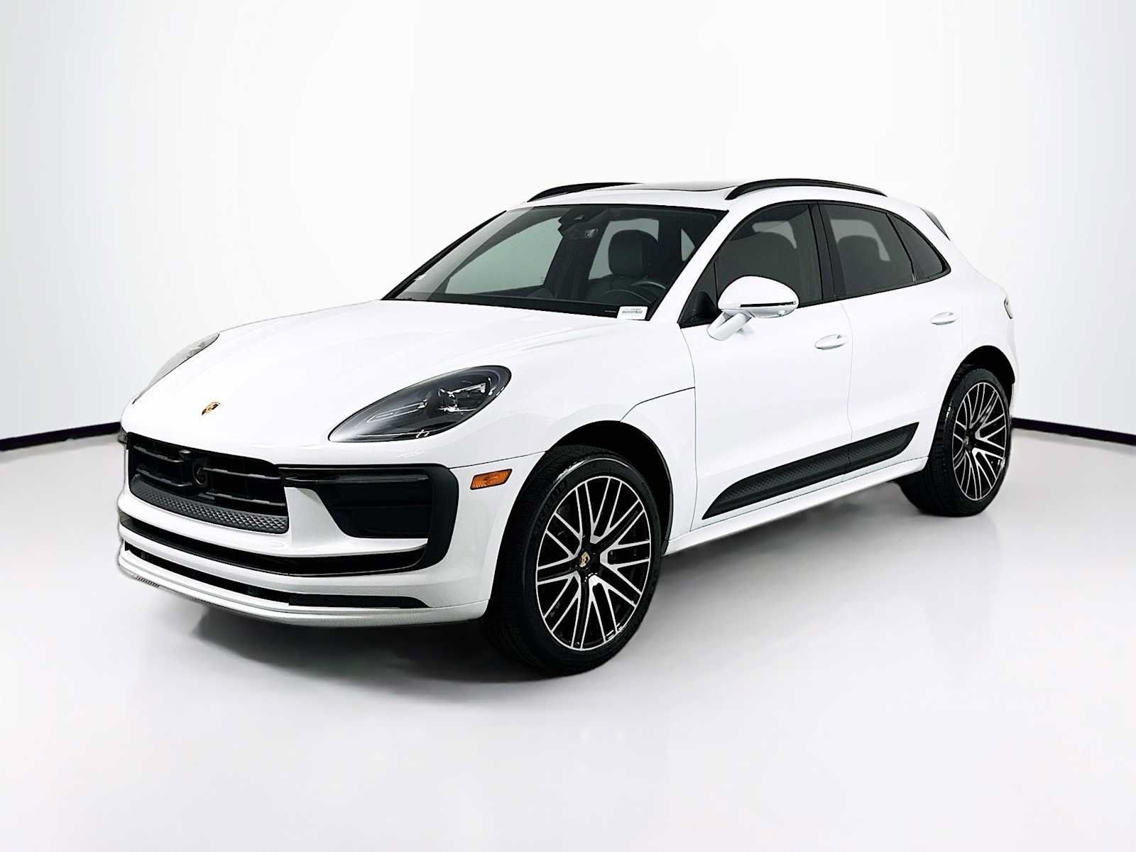 Certified 2026 Porsche Macan AWD/4WD image 1