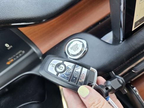 Certified 2020 Lincoln Aviator Reserve w/ Equipment Group 202A AWD/4WD image 19