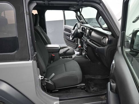 Used 2019 Jeep Wrangler Sport AWD/4WD image 11