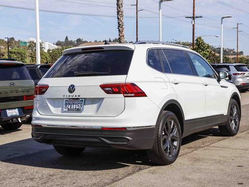 Used 2022 Volkswagen Tiguan SE FWD image 6