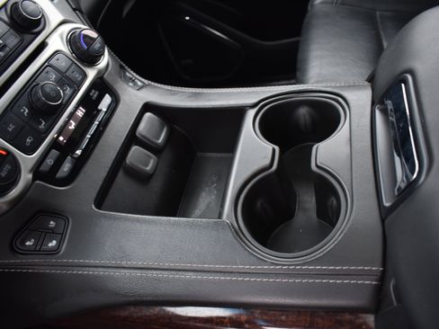 Used 2019 GMC Yukon XL SLT w/ Open Road Package image 21