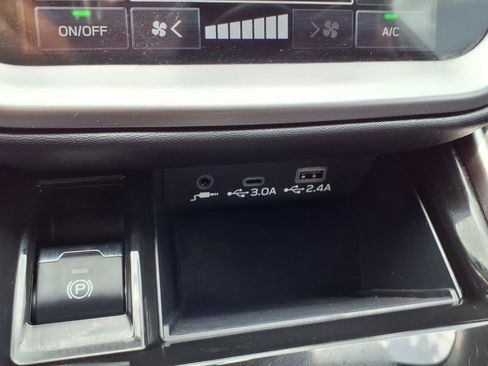 Certified 2024 Subaru Outback Limited AWD/4WD image 9