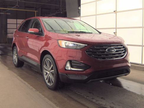 Used 2023 Ford Edge Titanium image 4