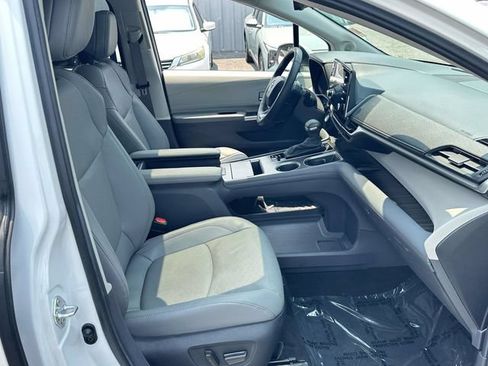 Used 2024 Toyota Sienna Limited AWD/4WD image 19