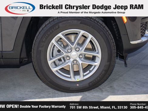 New 2025 Jeep Grand Cherokee L Laredo image 41