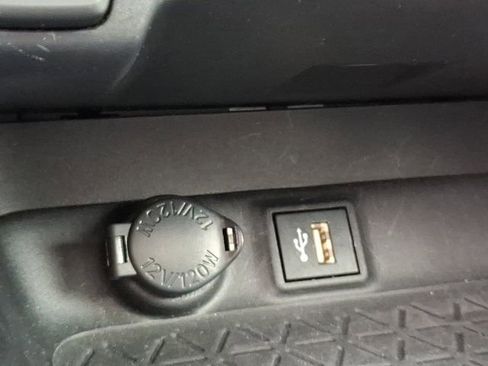 Used 2023 Toyota RAV4 XLE Premium image 25