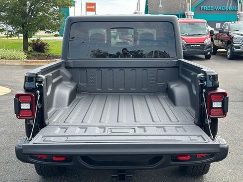 New 2025 Jeep Gladiator Rubicon w/ Convenience Group image 10