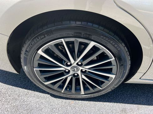 Certified 2023 Lexus ES 350 w/ Premium Package FWD image 17