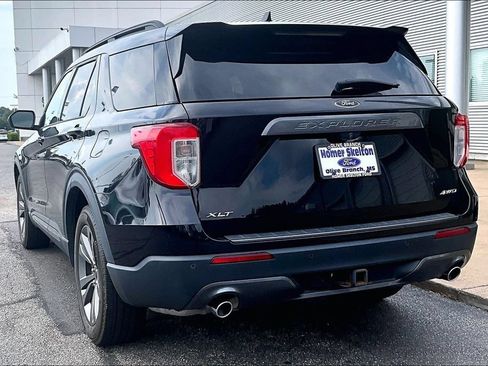 Used 2021 Ford Explorer XLT w/ Equipment Group 202A AWD/4WD image 3