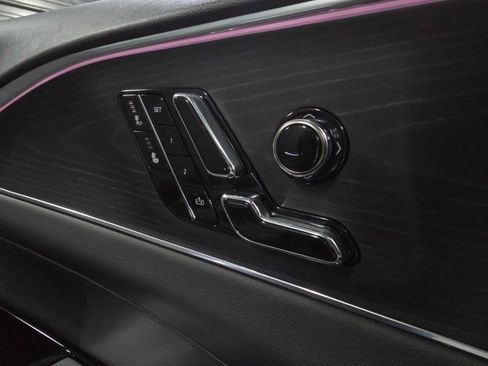 Used 2024 Cadillac Lyriq Sport image 32