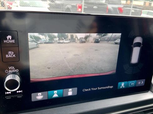 Used 2023 Honda Pilot Touring image 25