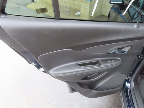 Used 2022 Buick Encore Preferred image 25