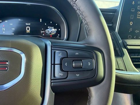 Used 2023 GMC Yukon SLT w/ SLT Luxury Package AWD/4WD image 37