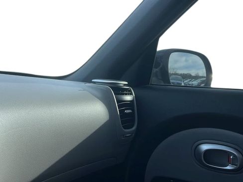 Used 2016 Kia Soul w/ Convenience Package image 20