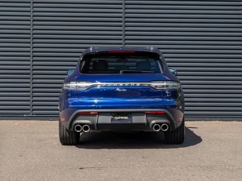 Certified 2022 Porsche Macan AWD/4WD image 7