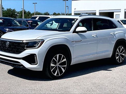 Certified 2024 Volkswagen Atlas Cross Sport SEL Premium R-Line AWD/4WD image 9