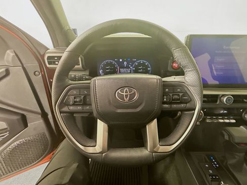 Used 2025 Toyota Tacoma TRD Off-Road w/ TRD Off Road Upgrade Package AWD/4WD image 14