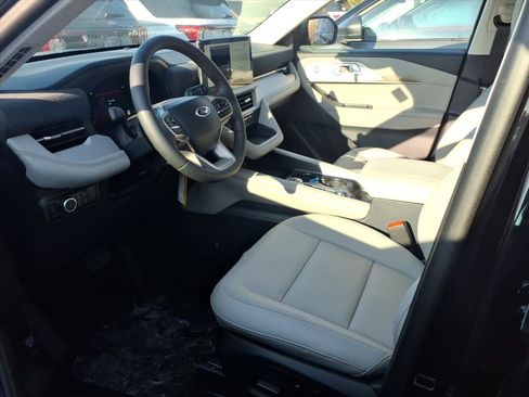 Used 2026 Ford Explorer Active w/ Active Comfort Package AWD/4WD image 12