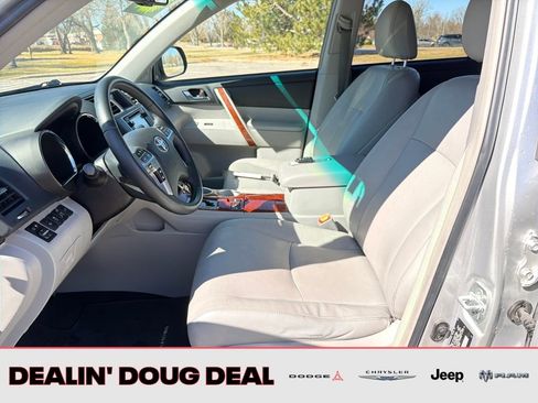 Used 2013 Toyota Highlander Limited AWD/4WD image 10