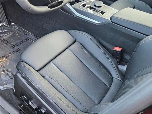 New 2026 BMW 330i Sedan w/ Premium Package image 4