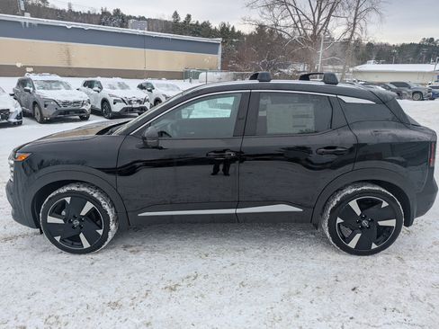 New 2026 Nissan Kicks SR w/ Cold Weather Package image 4