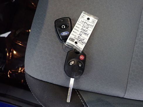 Used 2018 Ford Escape SE w/ SE Sync 3 Package AWD/4WD image 46