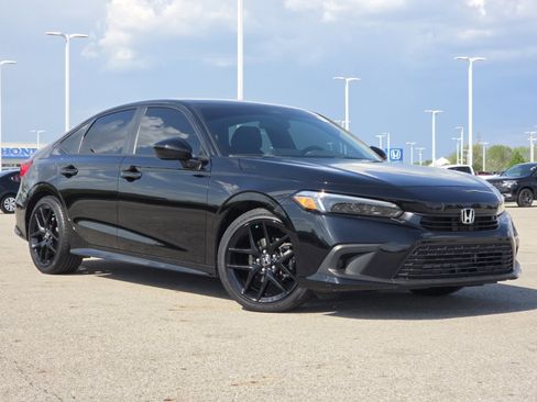 Used 2023 Honda Civic Sport image 2