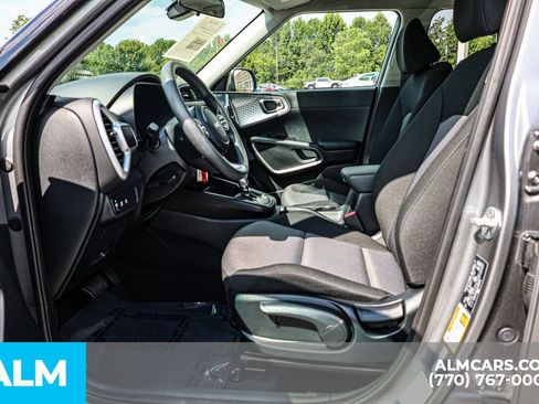 Used 2025 Kia Soul LX w/ LX Technology Package FWD image 18