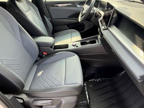 New 2026 Volkswagen Tiguan SE R-Line image 19