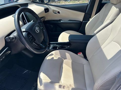 Used 2022 Toyota Prius Limited w/ Premium Convenience Package FWD image 11