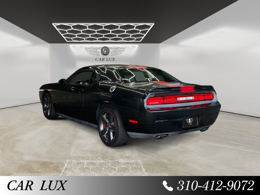 Used 2013 Dodge Challenger SXT RWD image 3