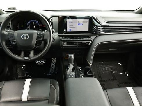 Used 2025 Toyota Camry SE FWD image 26