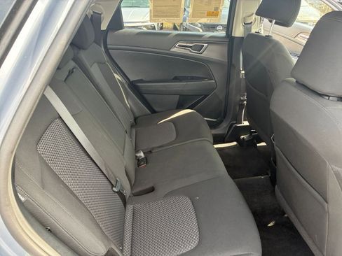 Used 2025 Kia Sportage LX image 24