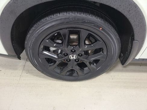 Used 2025 Honda HR-V Sport image 37