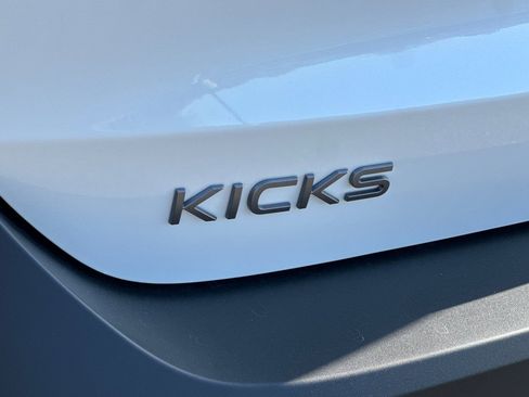 New 2026 Nissan Kicks SR FWD image 33