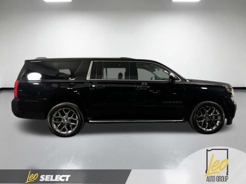 Used 2019 Chevrolet Suburban Premier AWD/4WD image 5