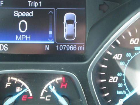 Used 2016 Ford Escape Titanium FWD image 29
