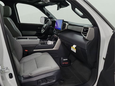 Certified 2025 Toyota Tundra Limited w/ TRD Off-Road Package image 15