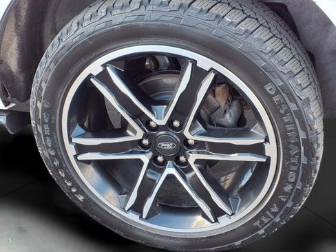 Used 2019 Ford Expedition Limited w/ Equipment Group 303A AWD/4WD image 8