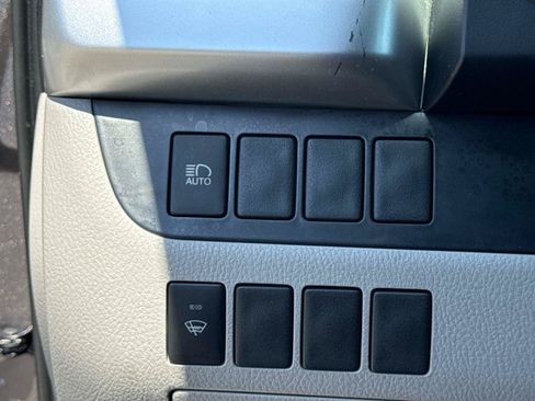 Used 2019 Toyota Highlander LE FWD image 30