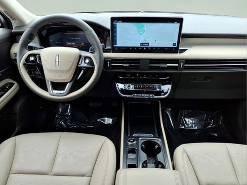 Certified 2023 Lincoln Corsair AWD w/ Equipment Group 101A image 16