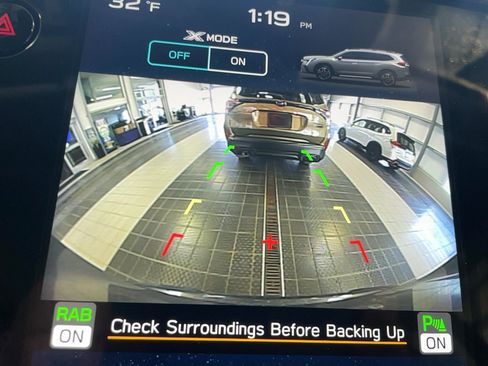 Used 2024 Subaru Ascent Premium w/ Convenience Package image 11