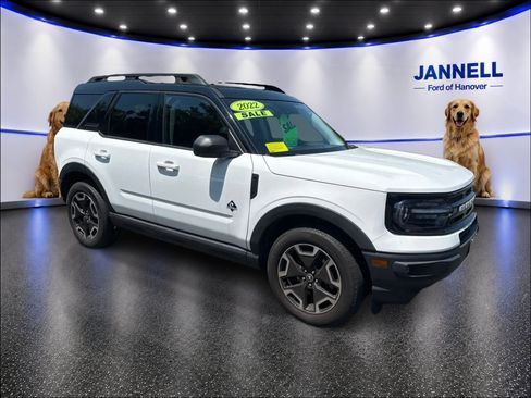 Used 2022 Ford Bronco Sport Outer Banks w/ Tech Package AWD/4WD image 3