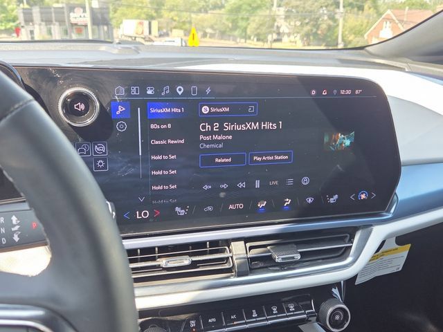 Certified 2024 Chevrolet Equinox EV LT w/ LPO, Blackout Package FWD image 30