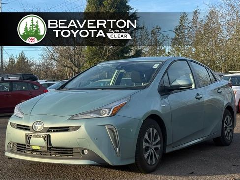 Used 2022 Toyota Prius LE image 1