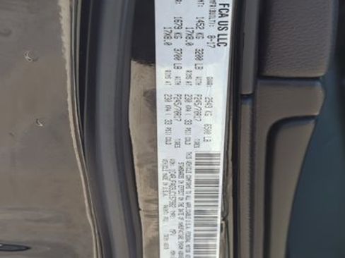 Used 2018 Jeep Grand Cherokee Laredo image 25