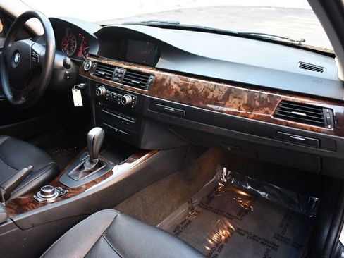 Used 2011 BMW 335i xDrive Sedan image 28