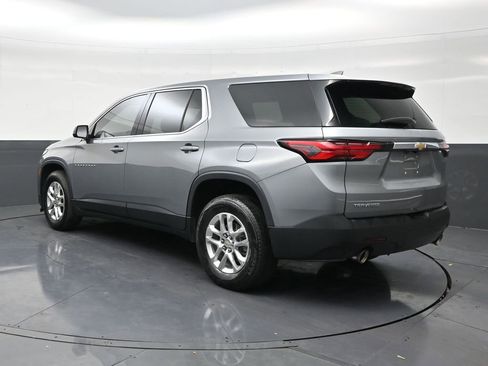 Used 2023 Chevrolet Traverse LS image 3