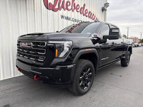 Used 2025 GMC Sierra 2500 AT4 w/ AT4 Premium Plus Package image 11